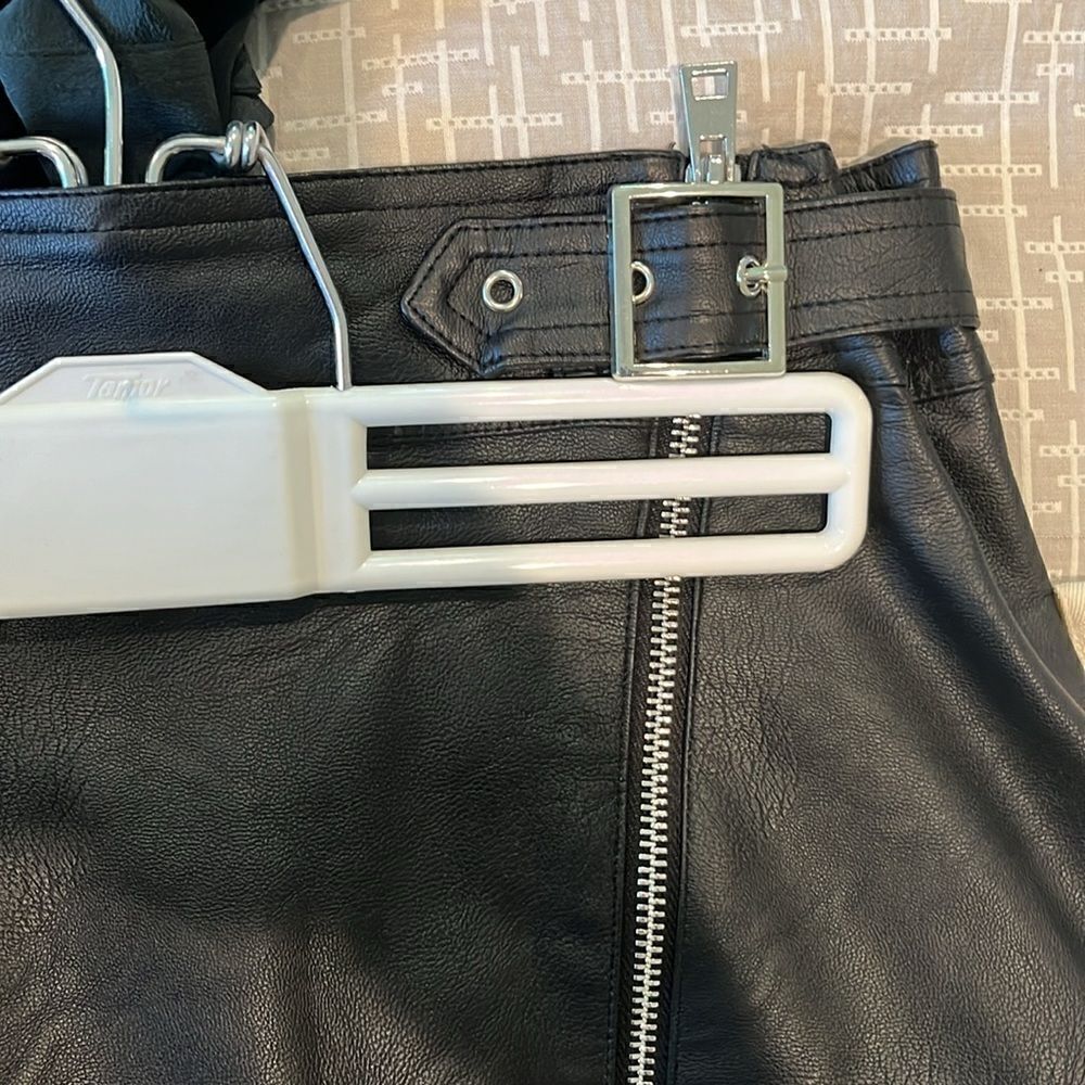 Top shop faux leather biker buckle mini skirt - Picture 2 of 4
